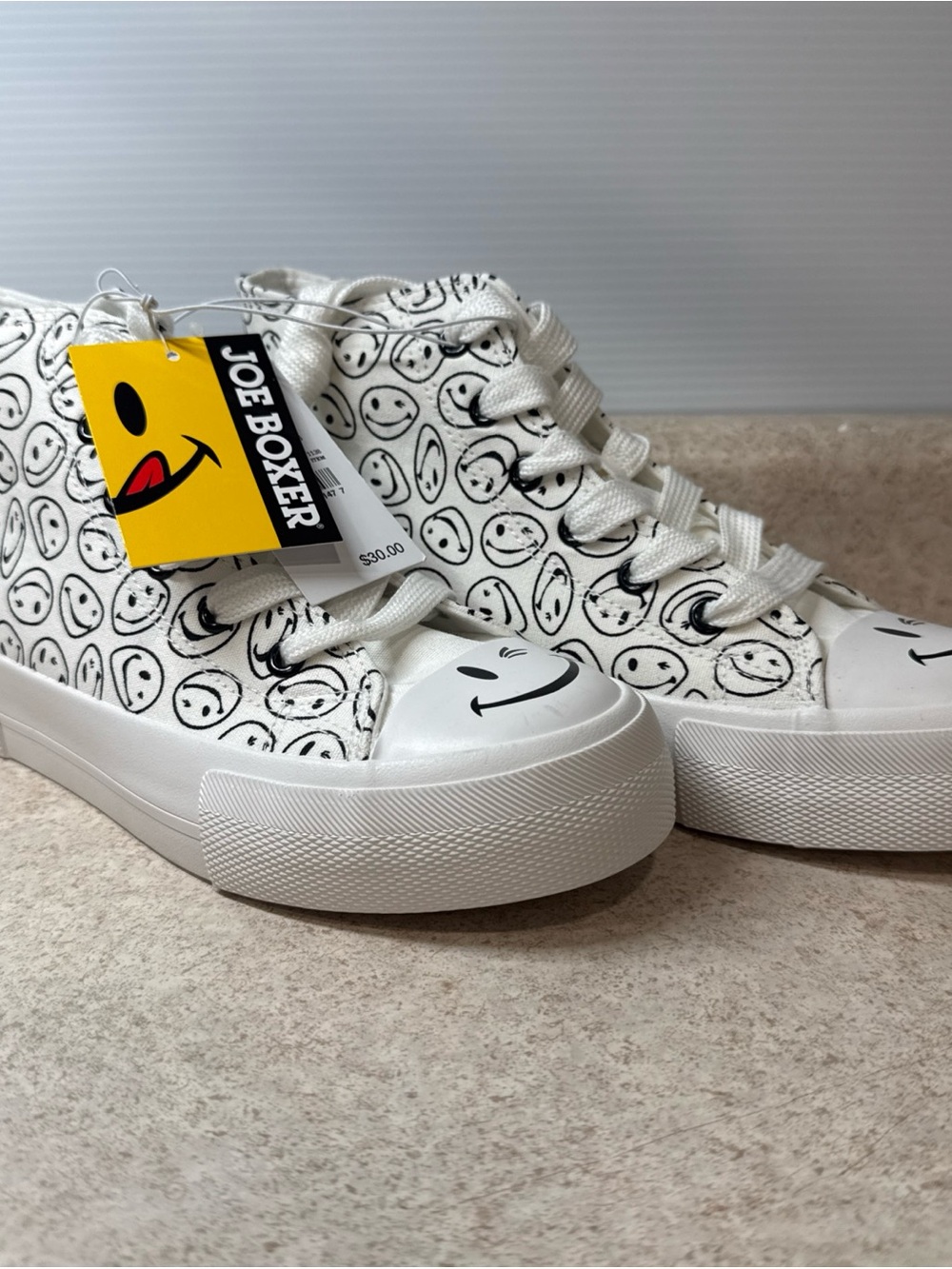 New Joe Boxer Big Kids Size 4 Smiley Face High Top Lace Up Sneakers White